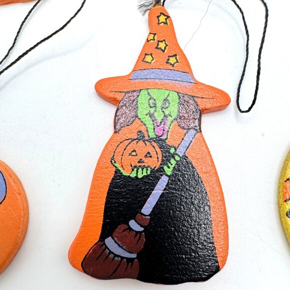 Halloween Set of 7 Wood Hanging Ornament Witch Ghost Pumpkin Skeleton Bat Vtg - Picture 7 of 10